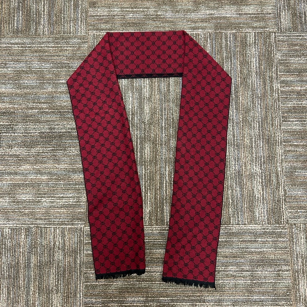 Gucci Scarf Shawl Red Black Stole GG Logo Unisex Wool Muffler Made in Italy